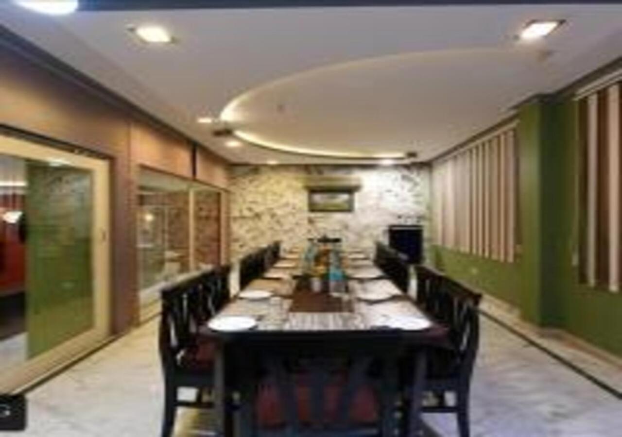Hotel Chanakya Agra  Eksteriør billede
