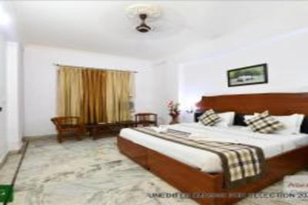Hotel Chanakya Agra  Eksteriør billede