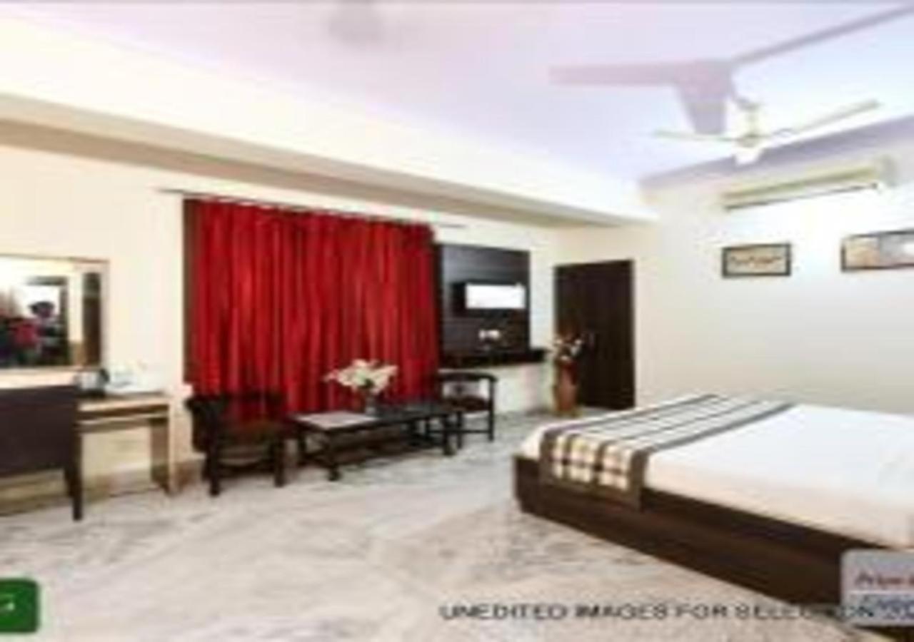 Hotel Chanakya Agra  Eksteriør billede