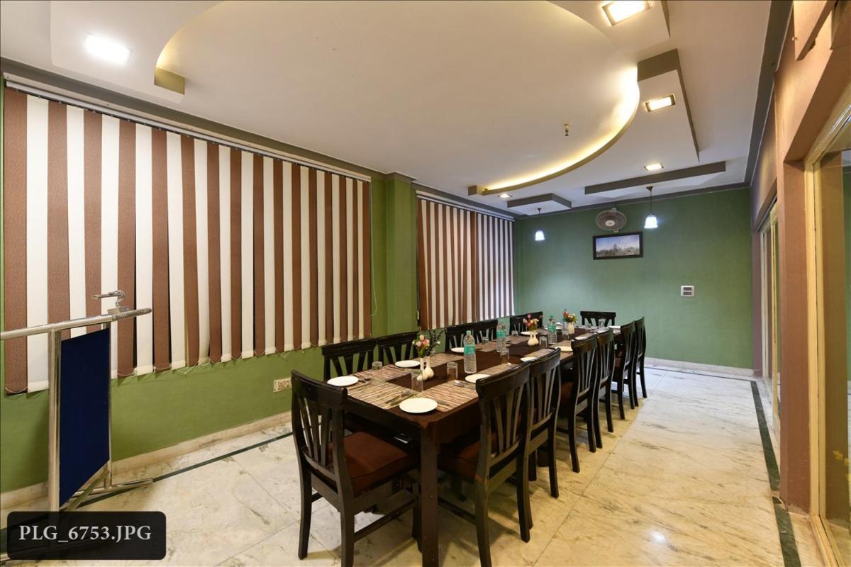 Hotel Chanakya Agra  Eksteriør billede