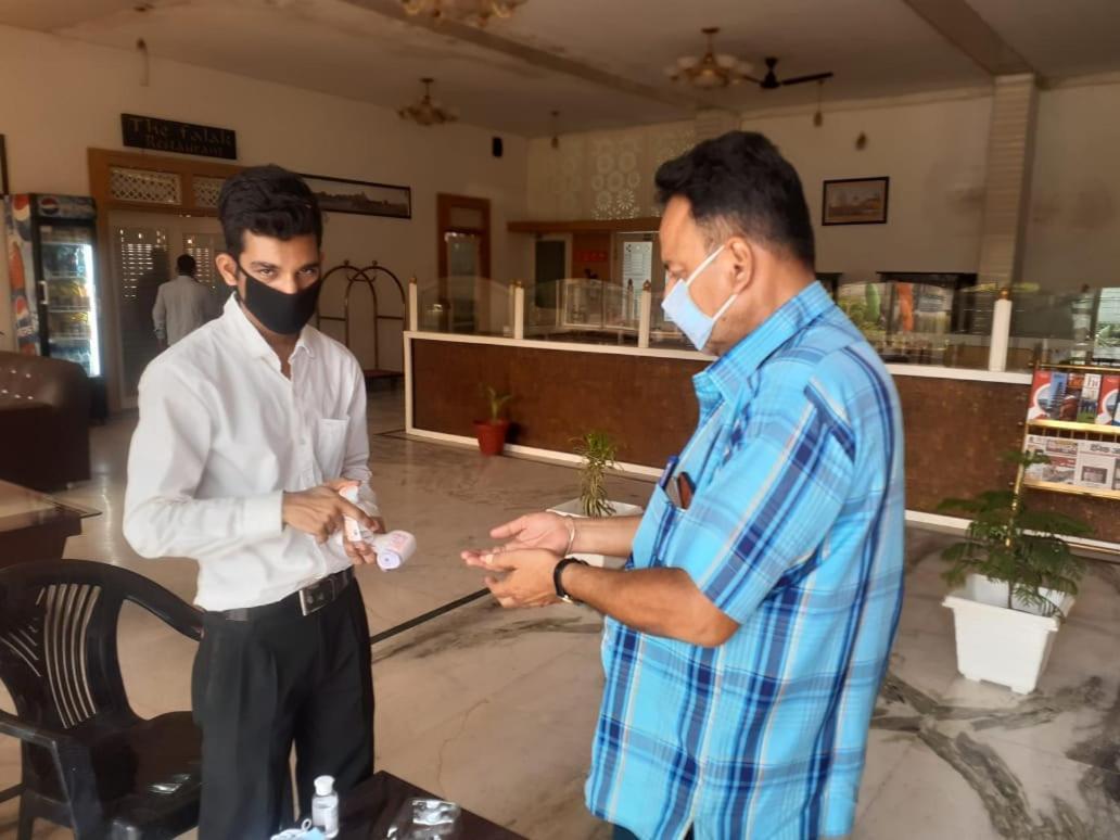 Hotel Chanakya Agra  Eksteriør billede