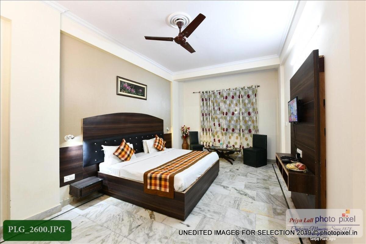 Hotel Chanakya Agra  Eksteriør billede