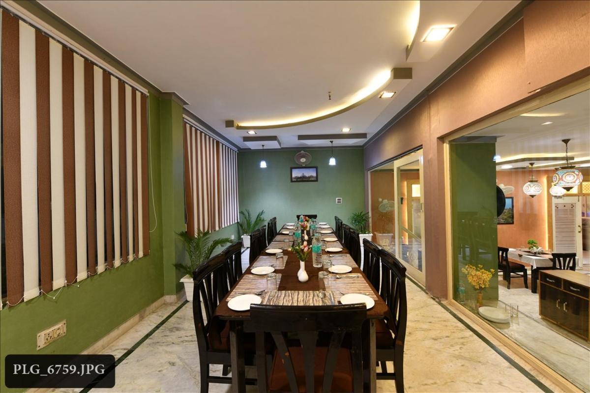 Hotel Chanakya Agra  Eksteriør billede
