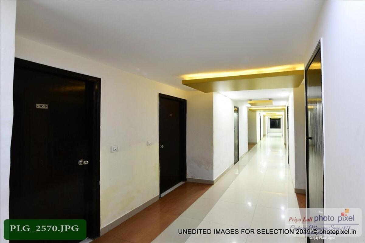 Hotel Chanakya Agra  Eksteriør billede